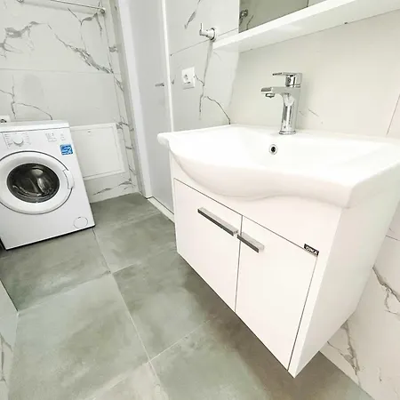 아파트 1 Bedroom 1019 Durrës